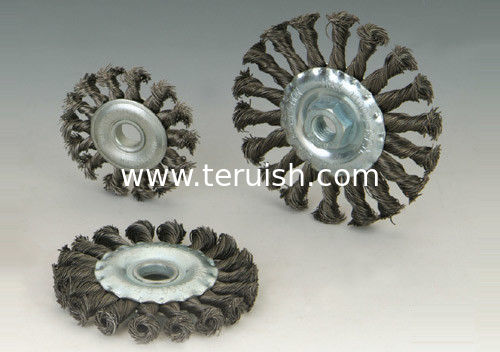 Knotted twist wheel brushes