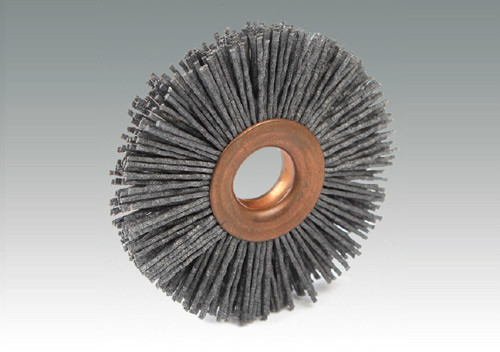 Knotted twist wheel brushes