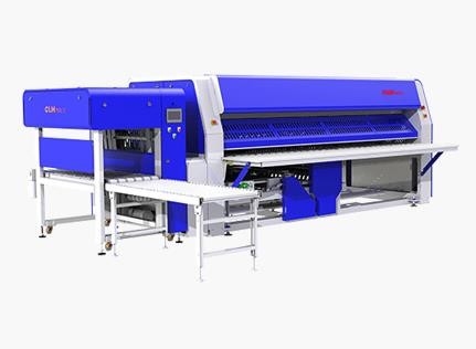 High speed flatwork folder, up to 60 meters per minute and can fold 1200 piece of bed sheets per hour